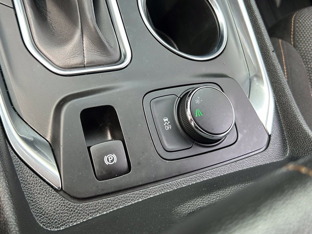 Used 2021 Chevrolet Traverse LS FWD image 26