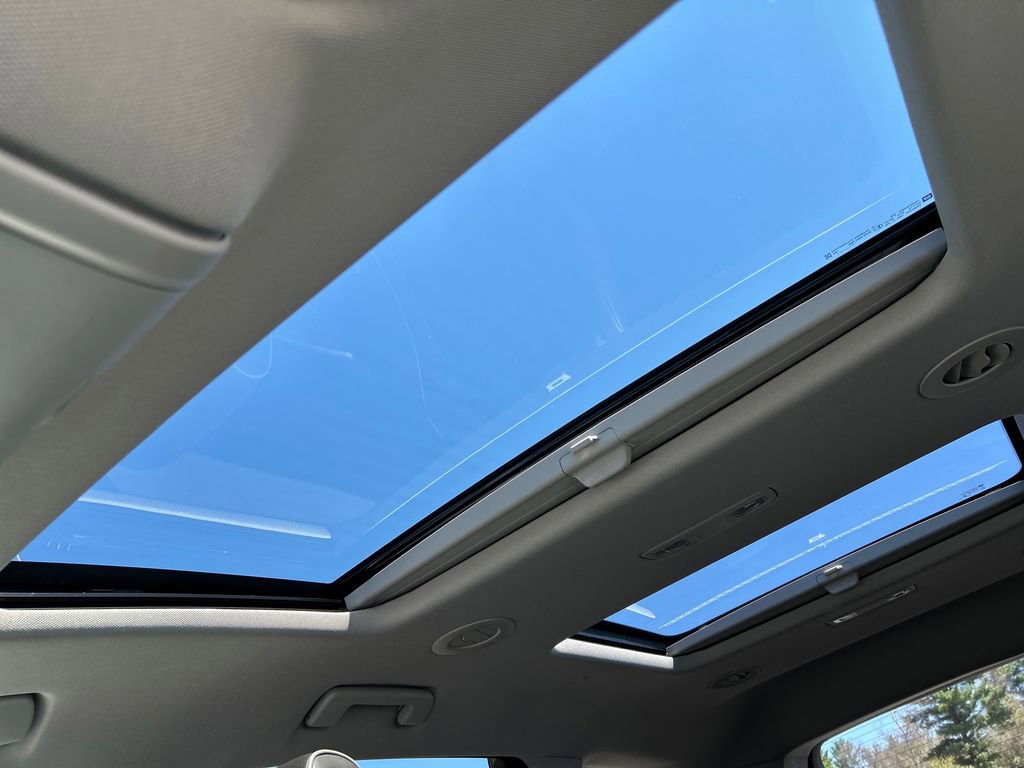 Used 2021 Buick Enclave Avenir w/ Avenir Technology Package FWD image 42