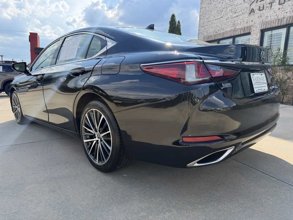 Used 2023 Lexus ES 350 w/ Premium Package FWD image 9