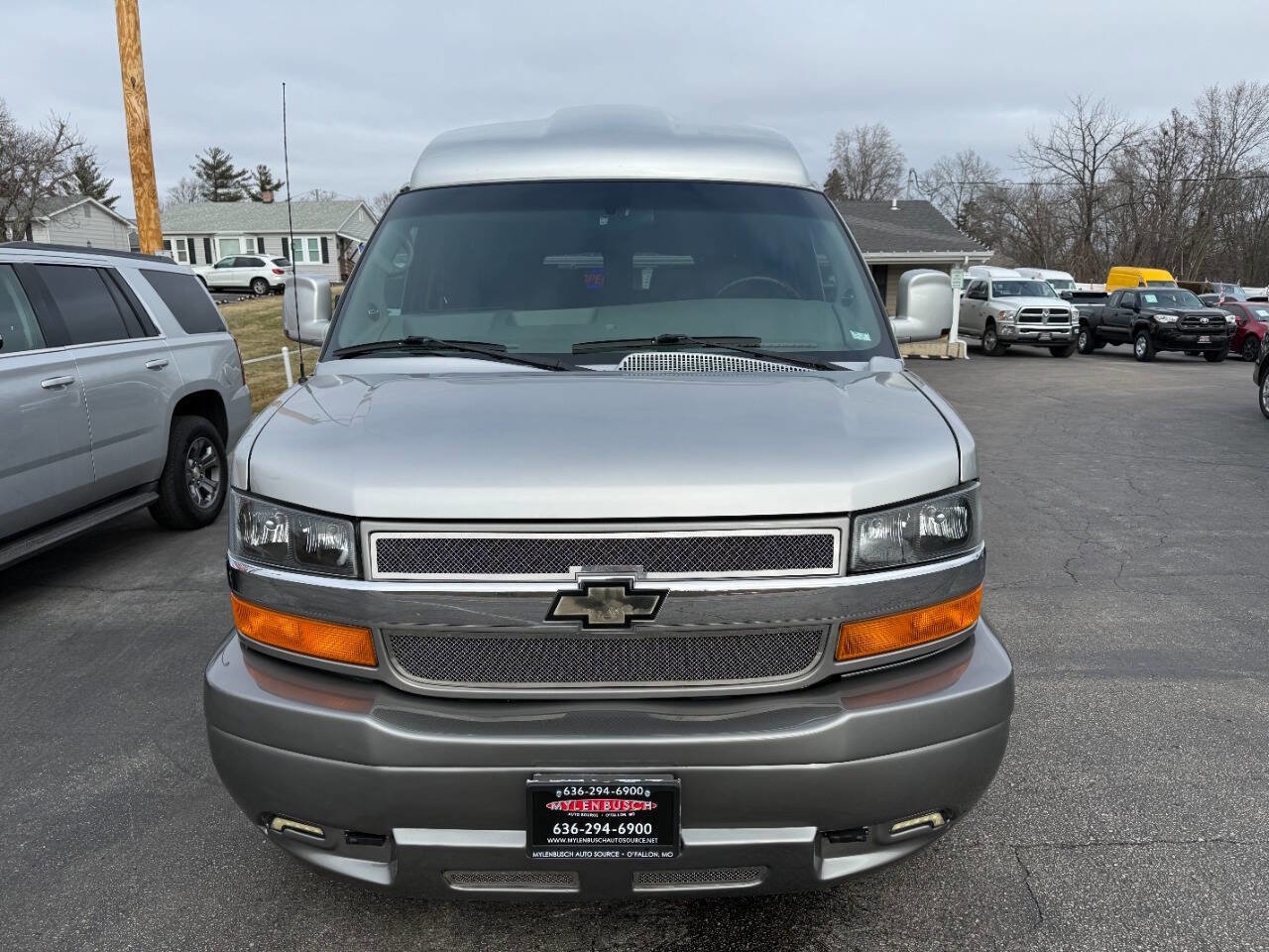 Used 2012 Chevrolet Express 1500 AWD image 3