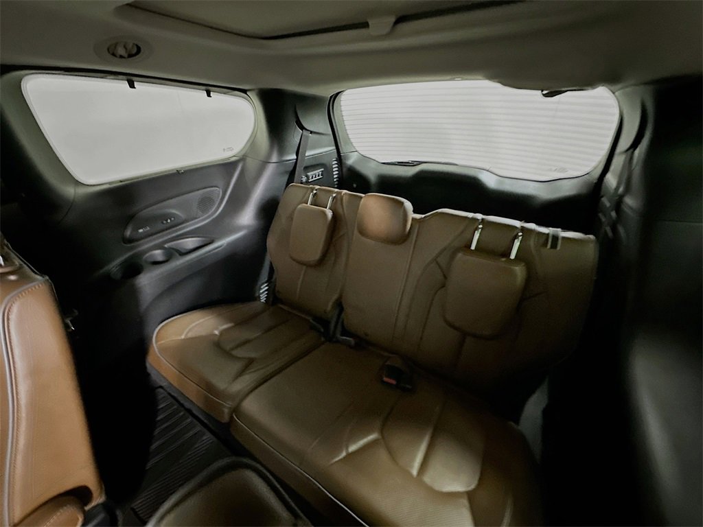 Used 2019 Chrysler Pacifica Limited w/ Tire & Wheel Group image 4