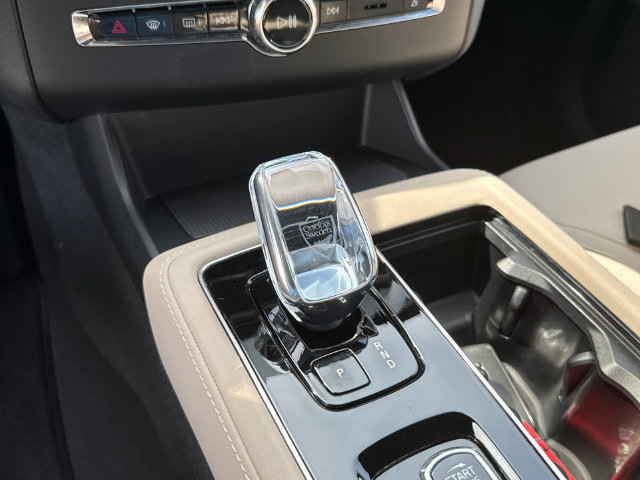 Certified 2026 Volvo XC90 B6 Plus AWD/4WD image 17