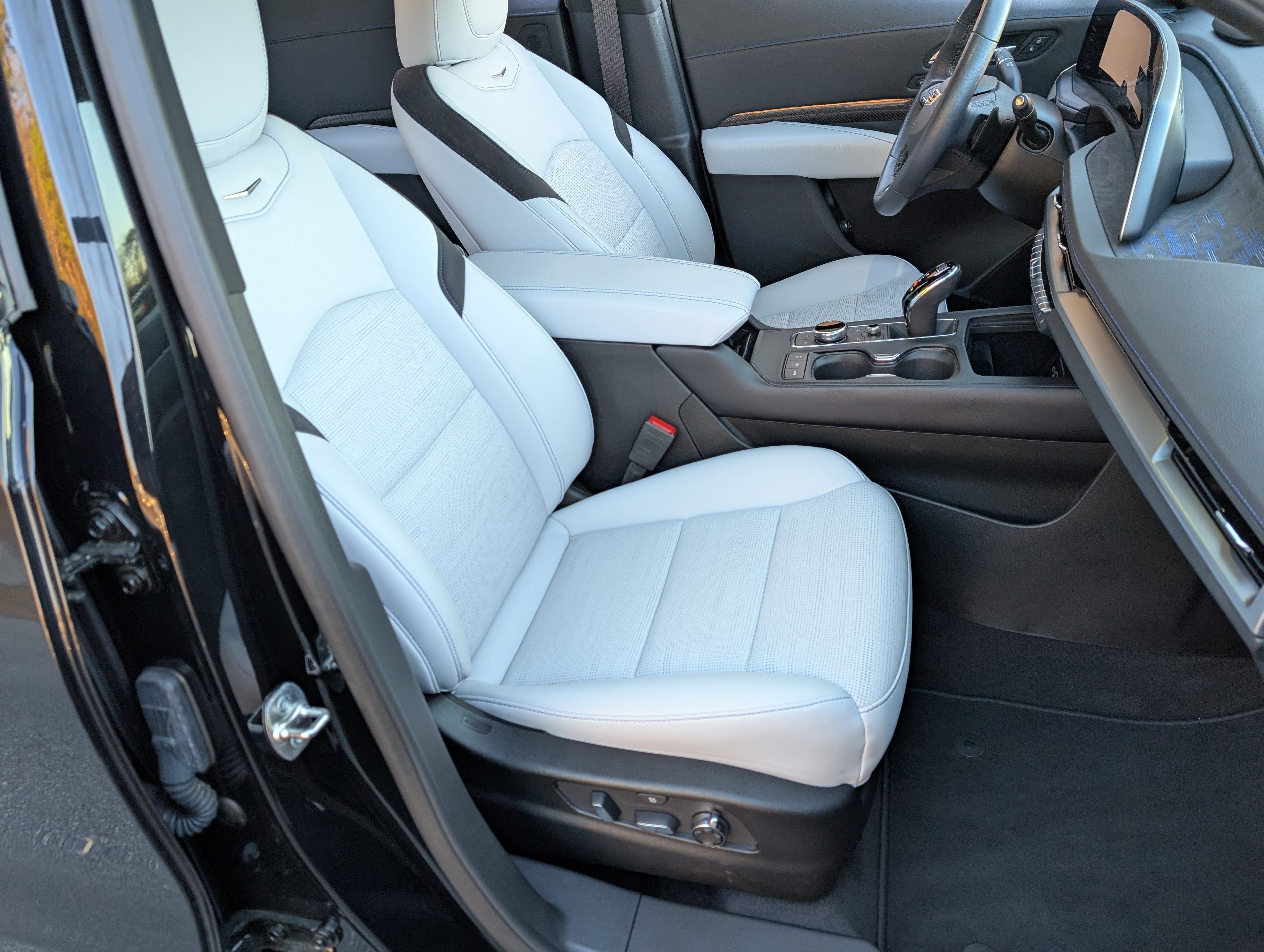 Used 2024 Cadillac XT4 Sport image 20