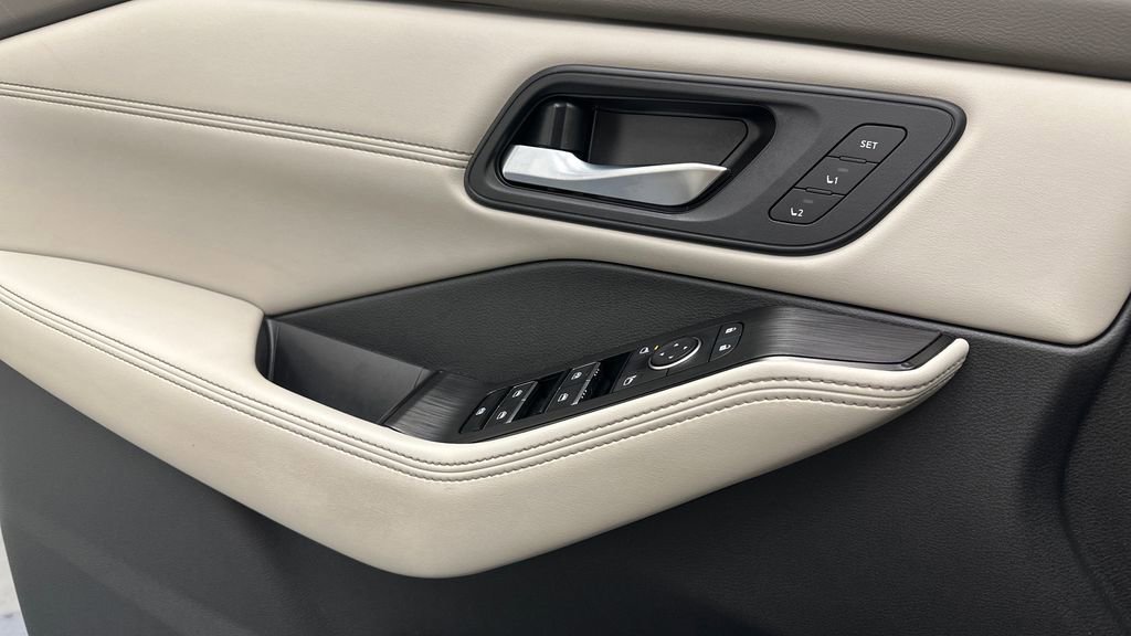 Certified 2023 Nissan Rogue SL w/ SL Premium Package image 18