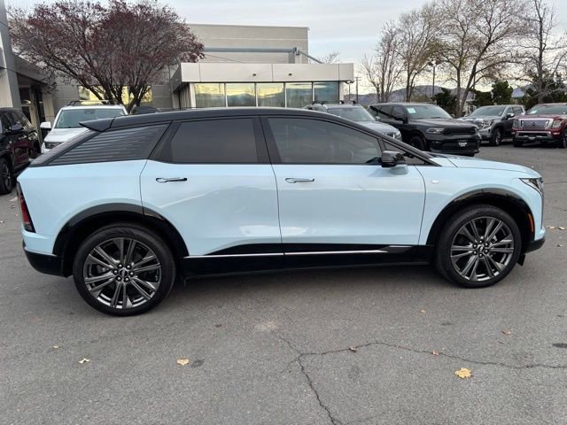 Used 2025 Cadillac Optiq Sport 2 image 9