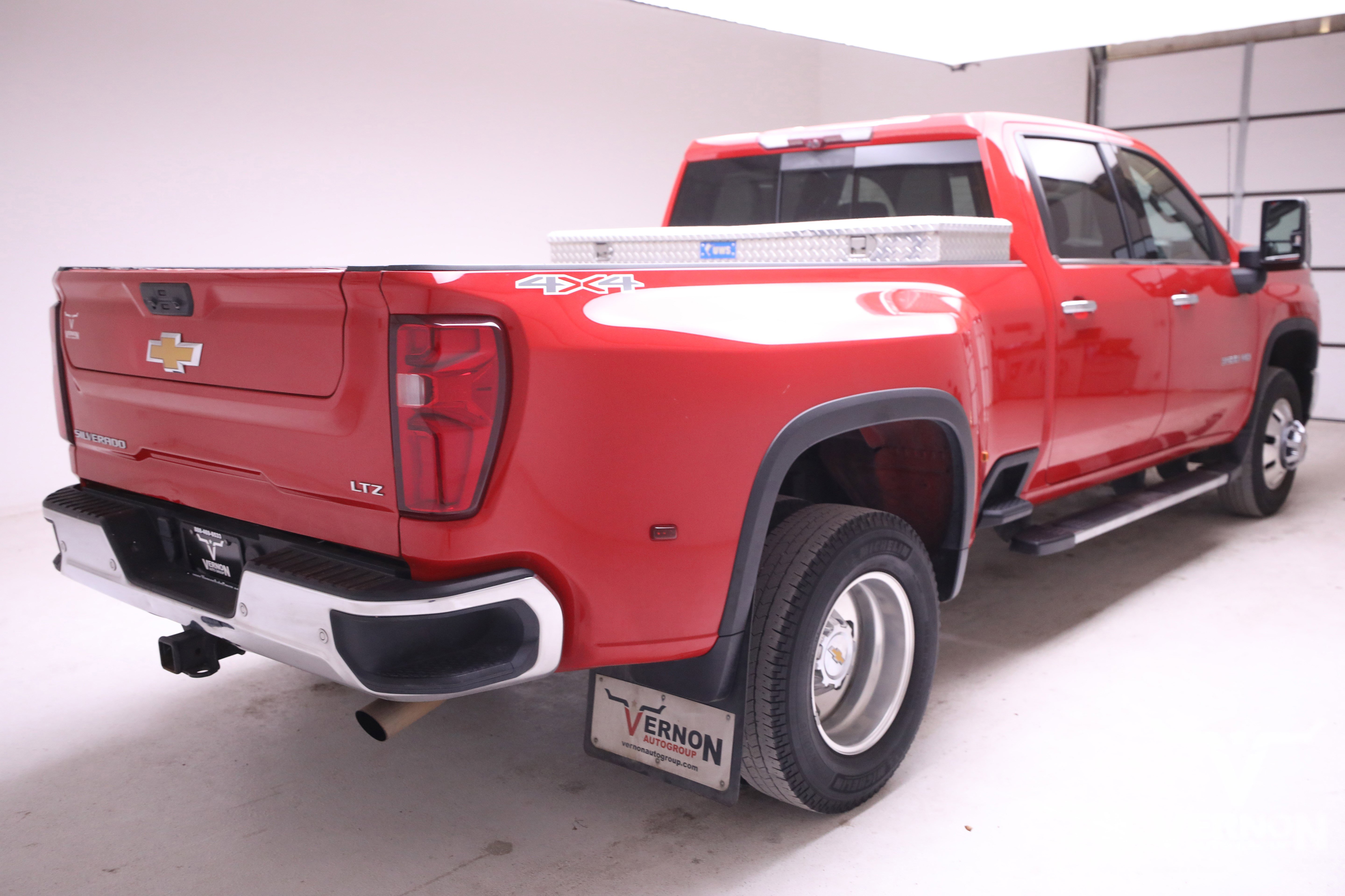 Used 2024 Chevrolet Silverado 3500 LTZ w/ LTZ Convenience Package image 5
