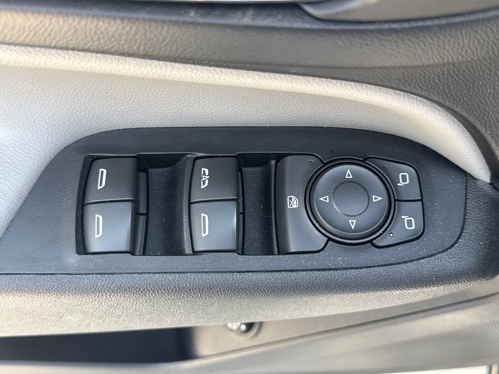 Used 2019 Chevrolet Equinox LT FWD image 14