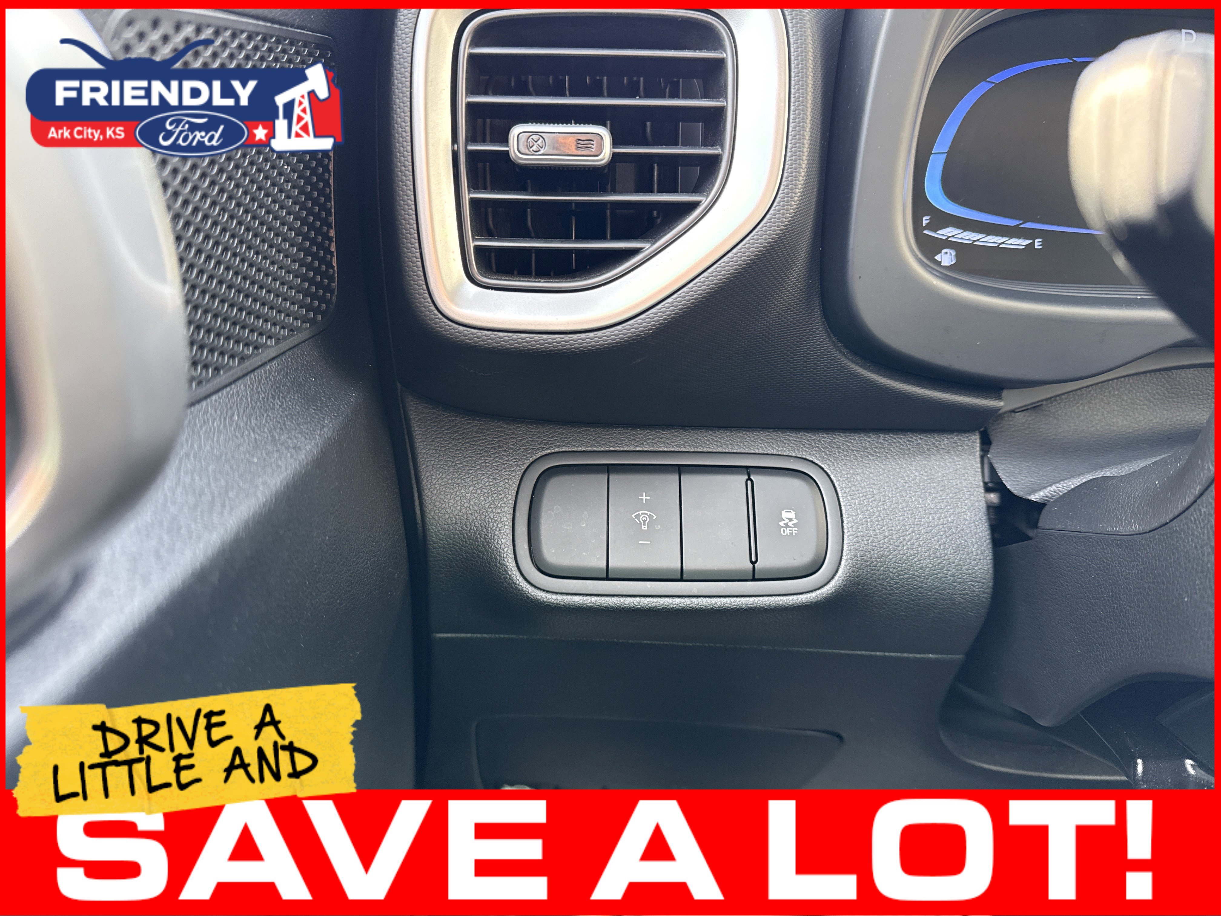 Used 2025 Hyundai Venue SEL FWD image 27