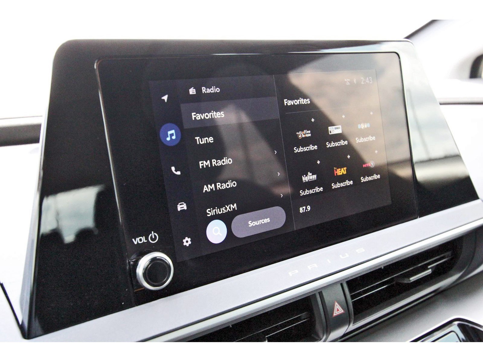 Used 2023 Toyota Prius LE FWD image 27