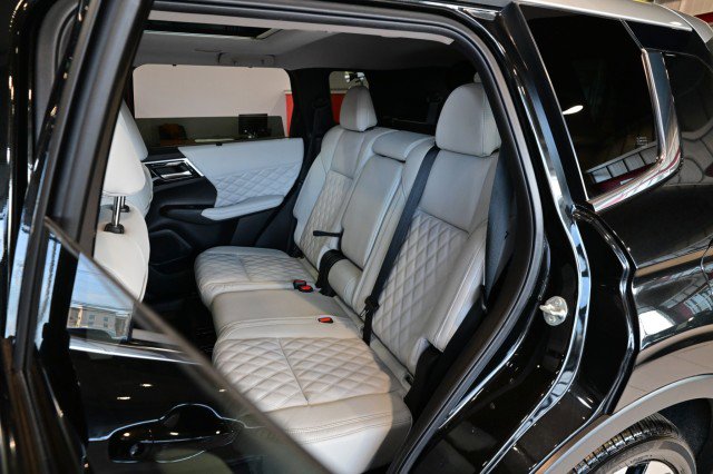 Used 2024 Mitsubishi Outlander SEL Black Edition image 21