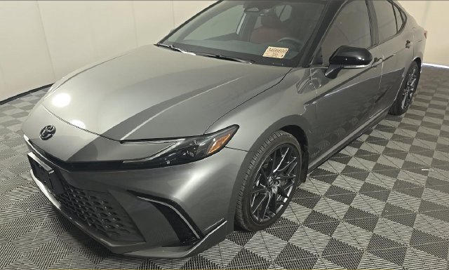 Used 2025 Toyota Camry XSE FWD image 1