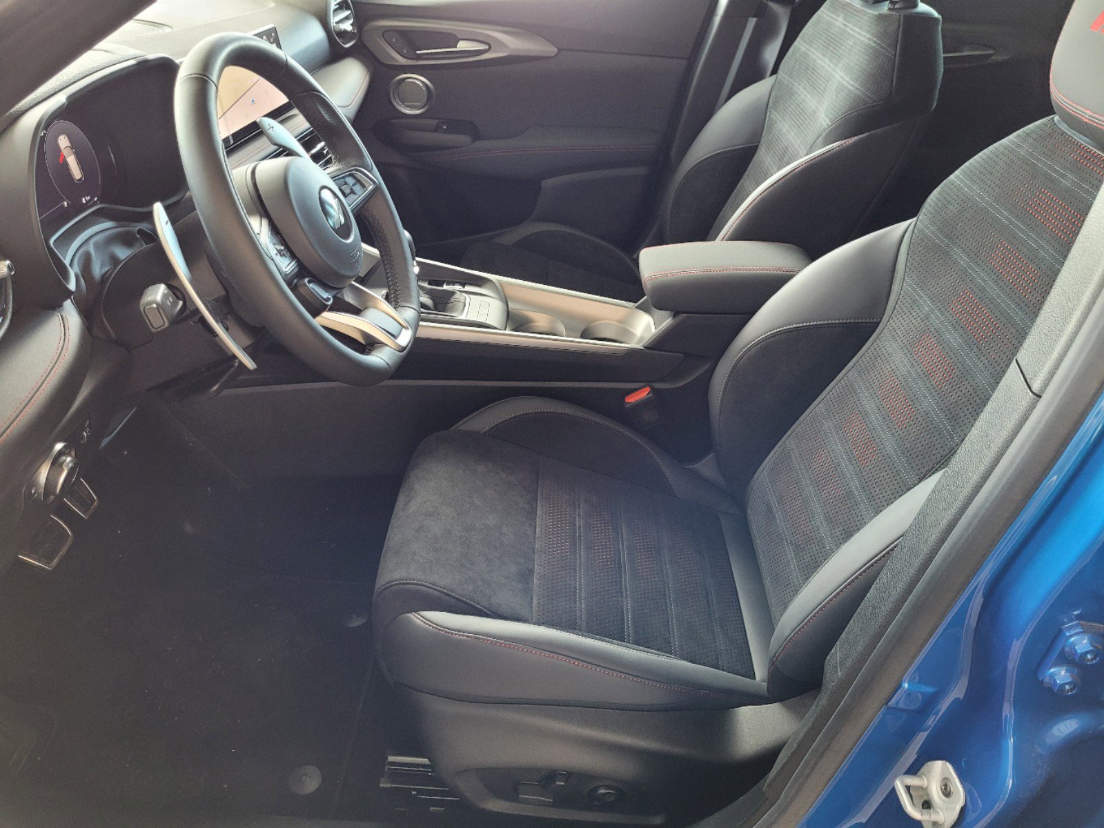 New 2024 Dodge Hornet R/T Plus image 7