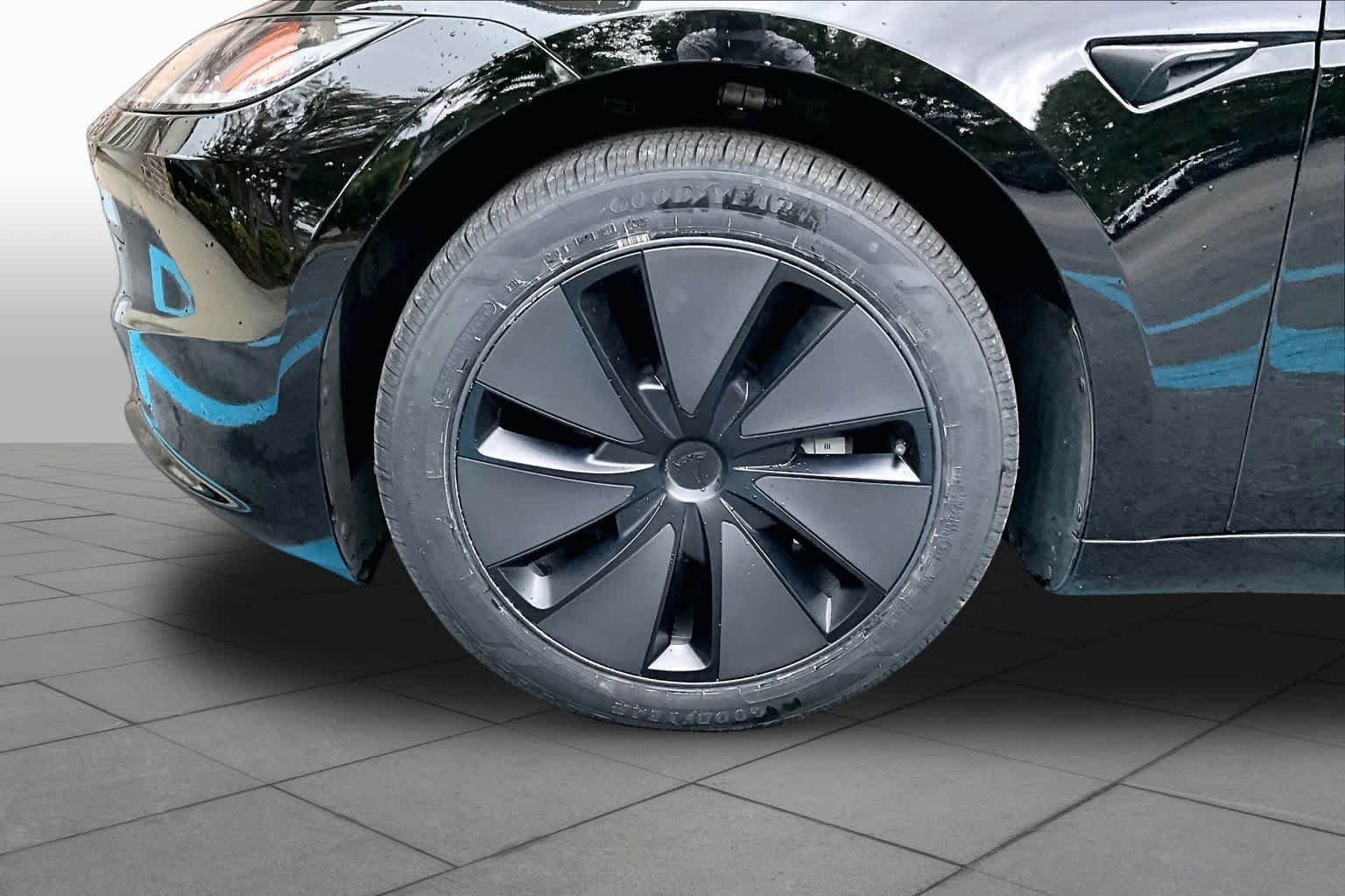 Used 2025 Tesla Model 3 Long Range RWD image 17