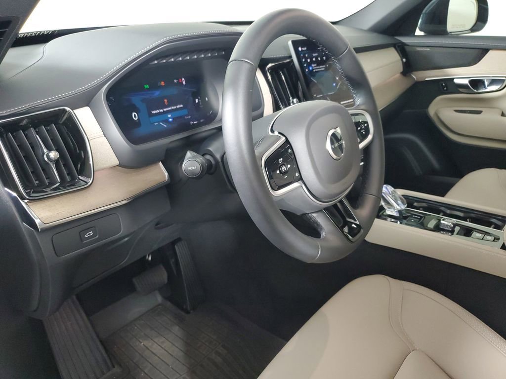 Certified 2026 Volvo XC90 B6 Plus w/ Protection Package Premier AWD/4WD image 27