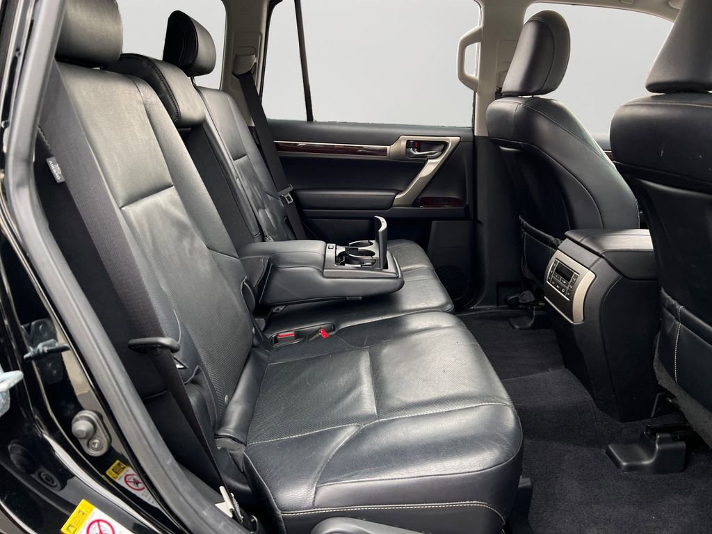Used 2017 Lexus GX 460 image 8