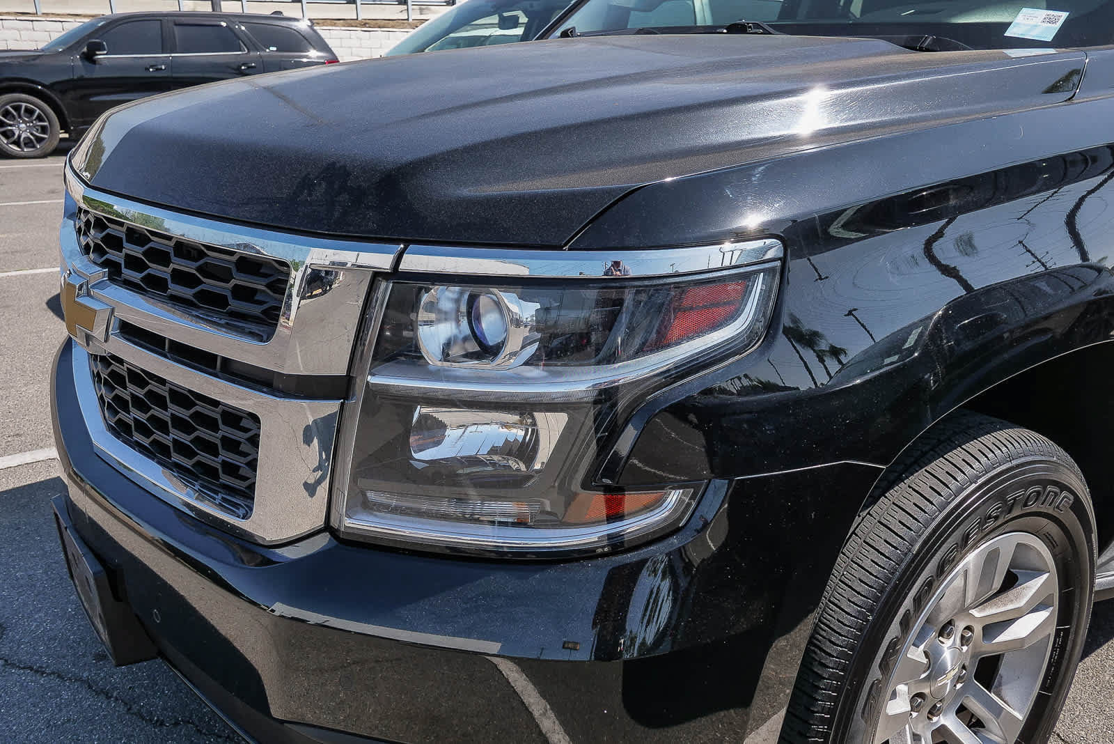Used 2016 Chevrolet Tahoe LT w/ Luxury Package AWD/4WD image 2