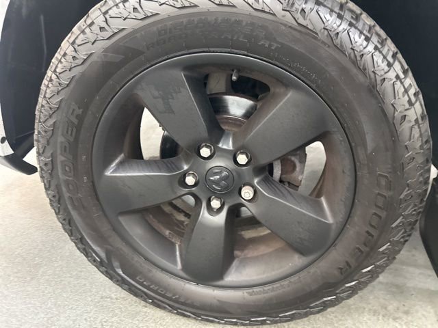 Used 2020 RAM 1500 Express w/ Wheel & Sound Group image 25