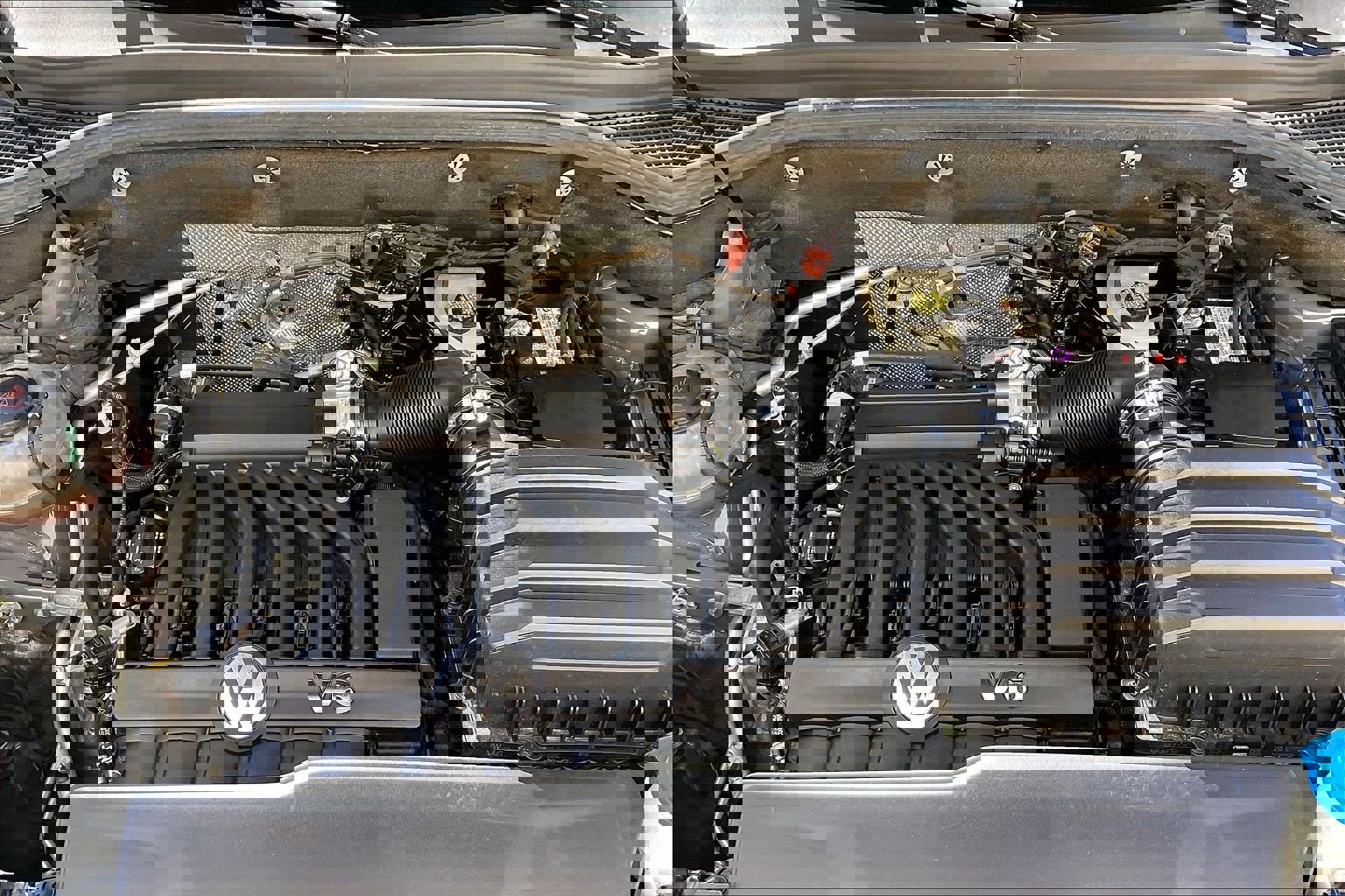 Certified 2021 Volkswagen Atlas Cross Sport SEL Premium R-Line image 9