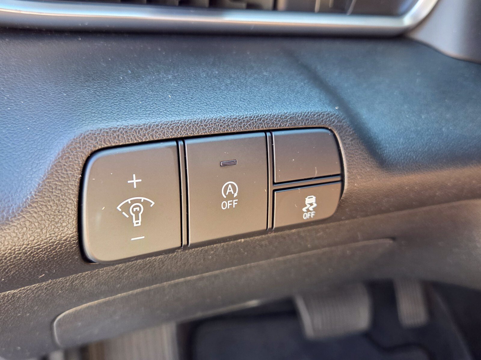 Used 2024 Hyundai Elantra SE FWD image 25
