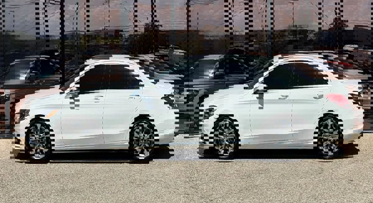 Used 2018 Mercedes-Benz C 300 Sedan w/ Premium Package image 5