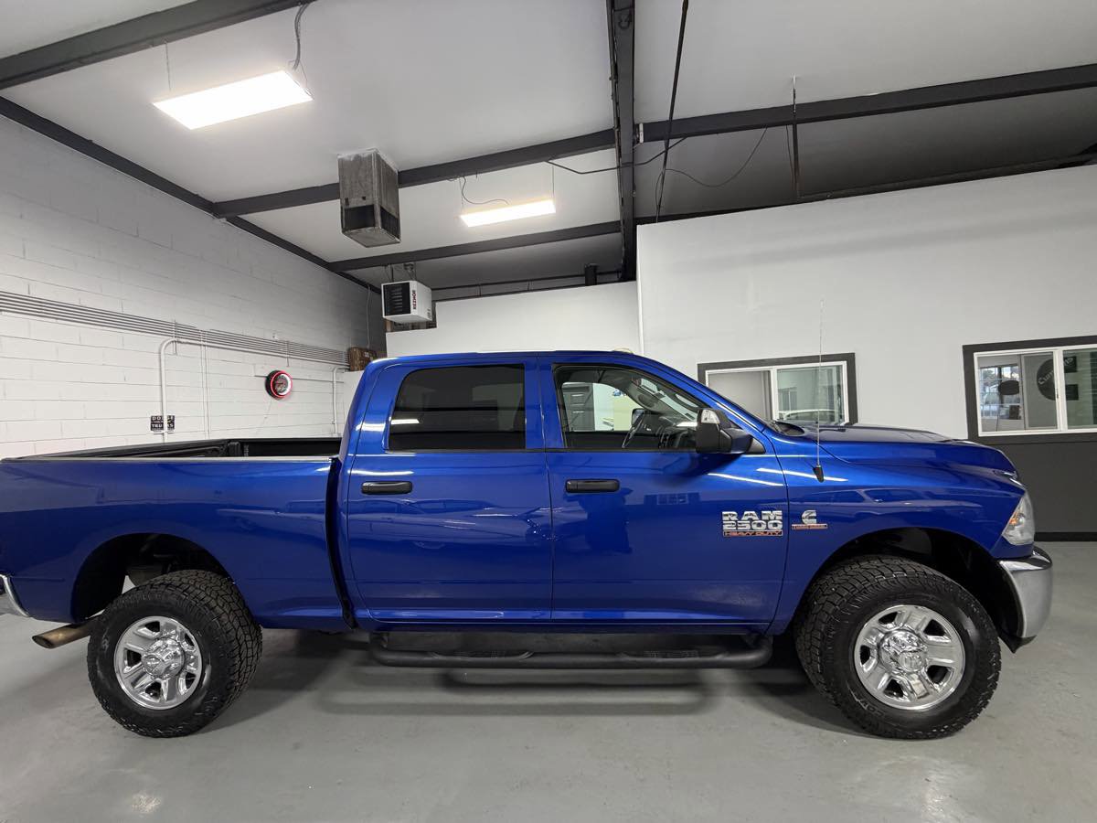 Used 2018 RAM 2500 Tradesman w/ Chrome Appearance Group AWD/4WD image 4