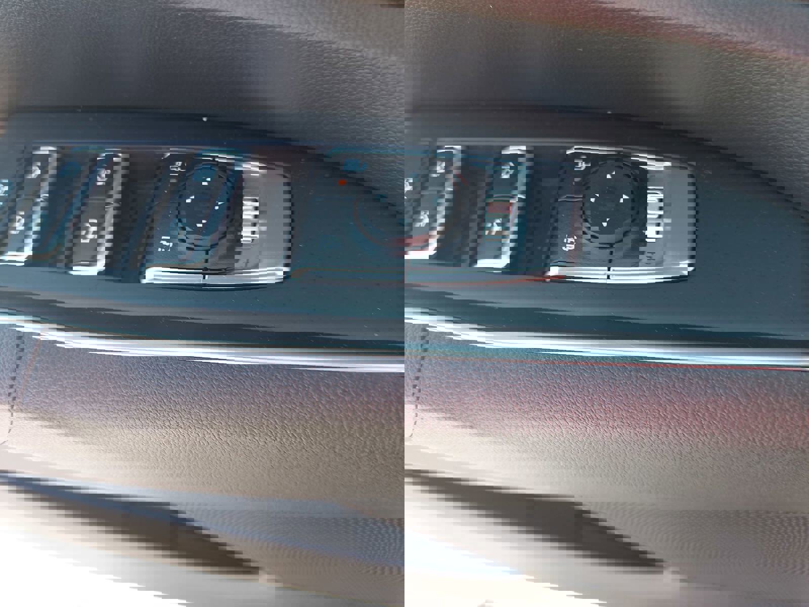 Used 2024 Kia Sorento S image 30