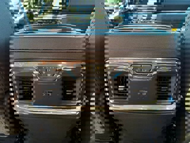 New 2026 GMC Sierra 3500 SLT w/ SLT Premium Package image 19