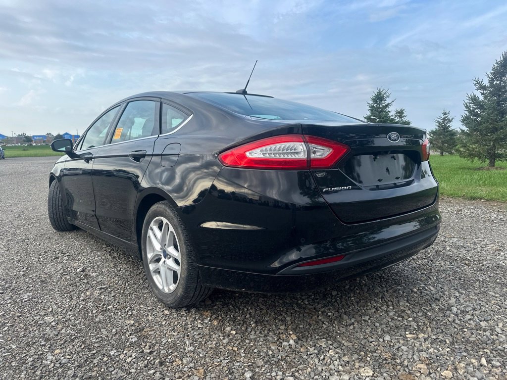 Used 2016 Ford Fusion SE FWD image 7