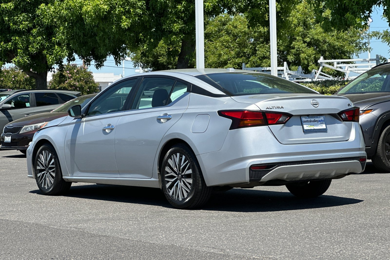 Certified 2024 Nissan Altima 2.5 SV FWD image 6