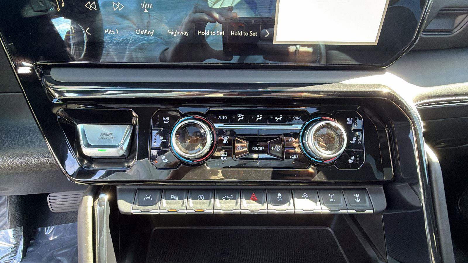 Used 2023 GMC Sierra 1500 AT4X image 18