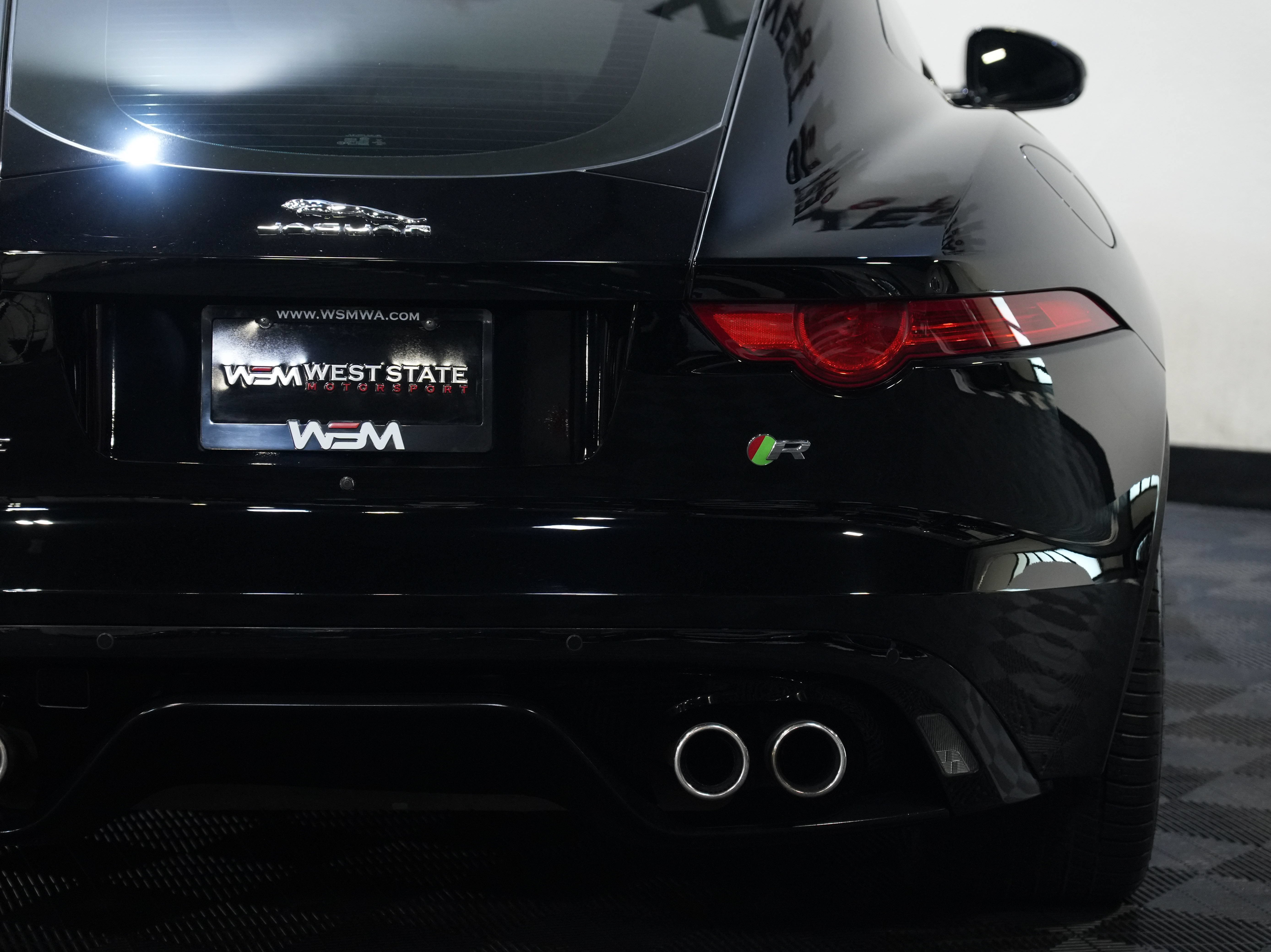 Used 2015 Jaguar F-TYPE R RWD image 16
