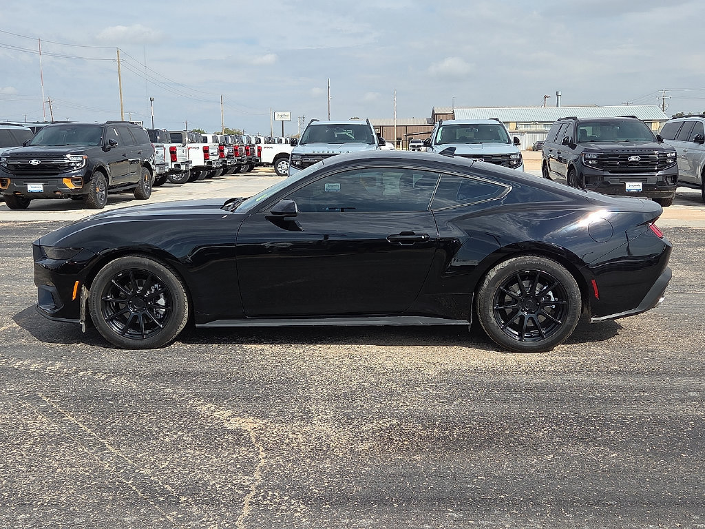 Used 2026 Ford Mustang Coupe RWD image 2