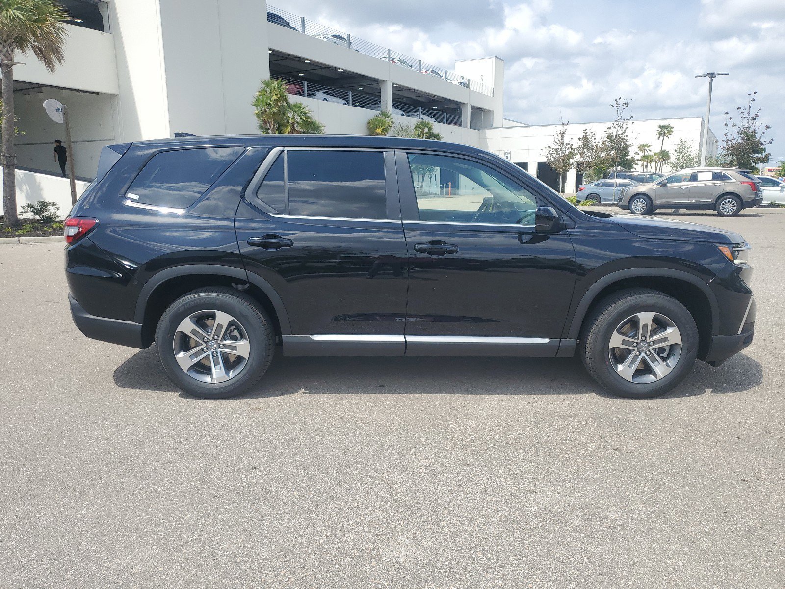 New 2025 Honda Pilot EX-L image 3