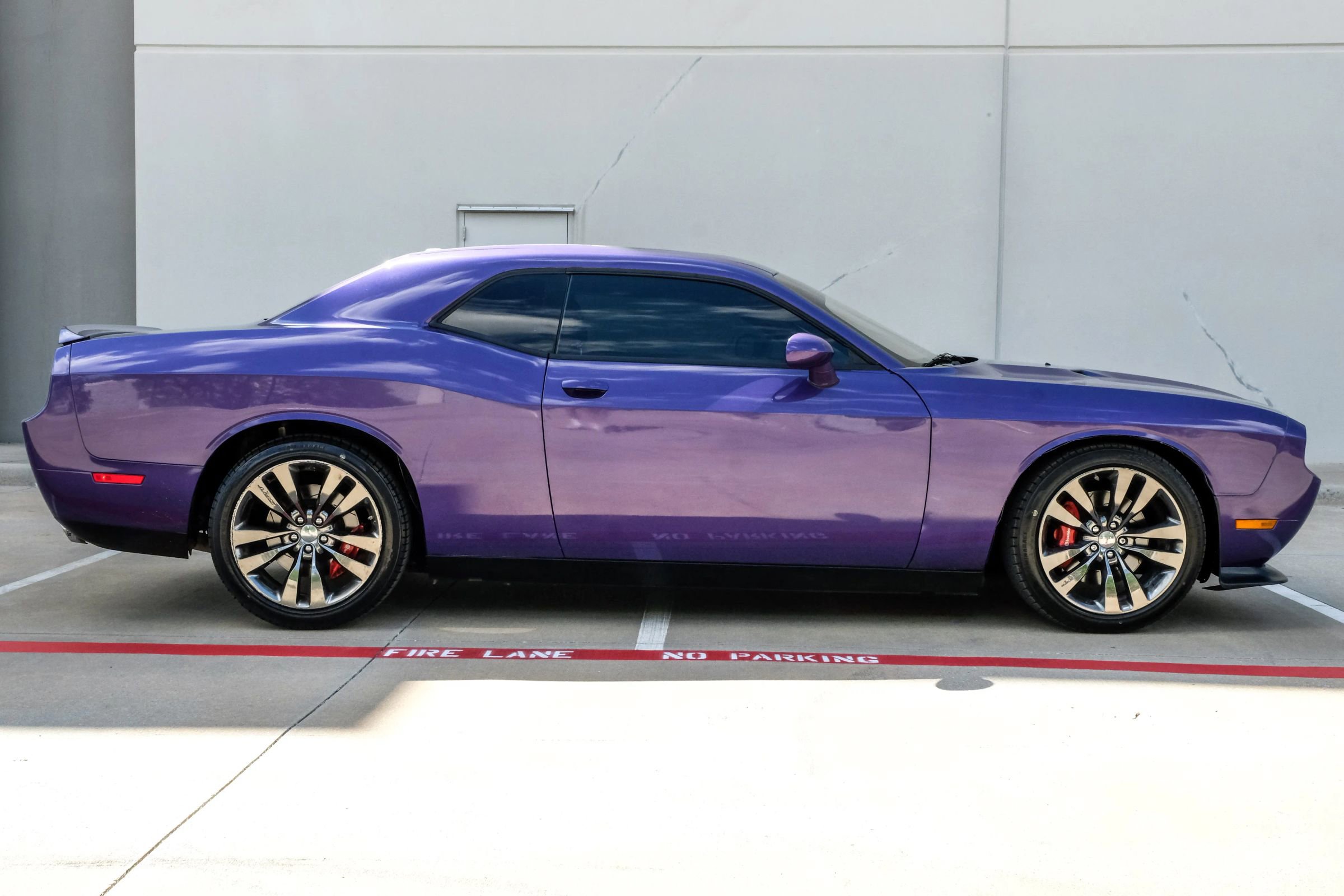 Used 2013 Dodge Challenger SRT8 w/ Harman Kardon Audio Group RWD image 5