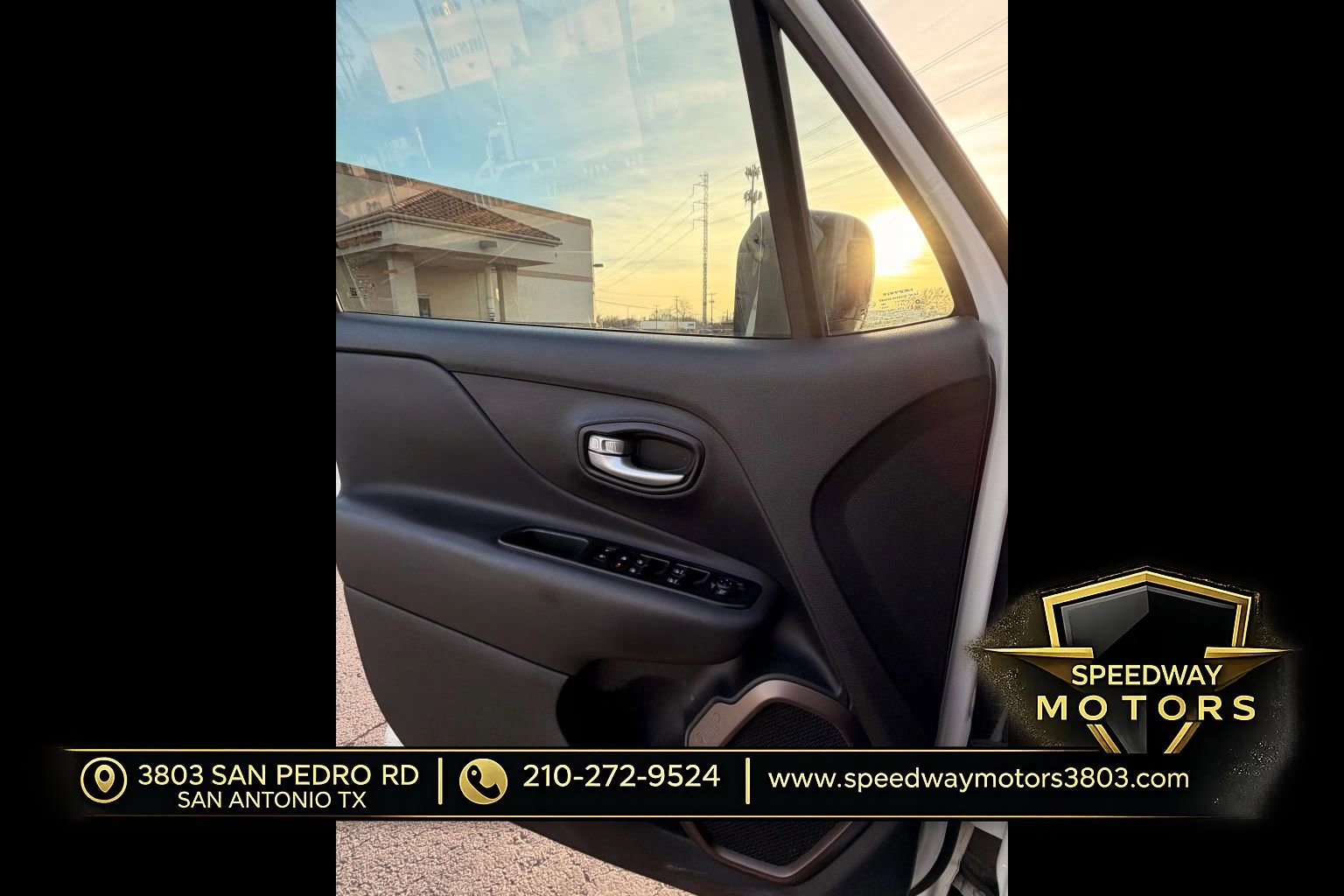 Used 2023 Jeep Renegade Latitude AWD/4WD image 17