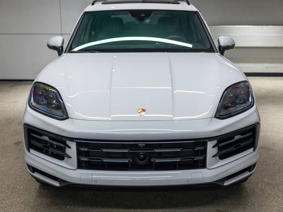 Certified 2026 Porsche Cayenne AWD/4WD image 47