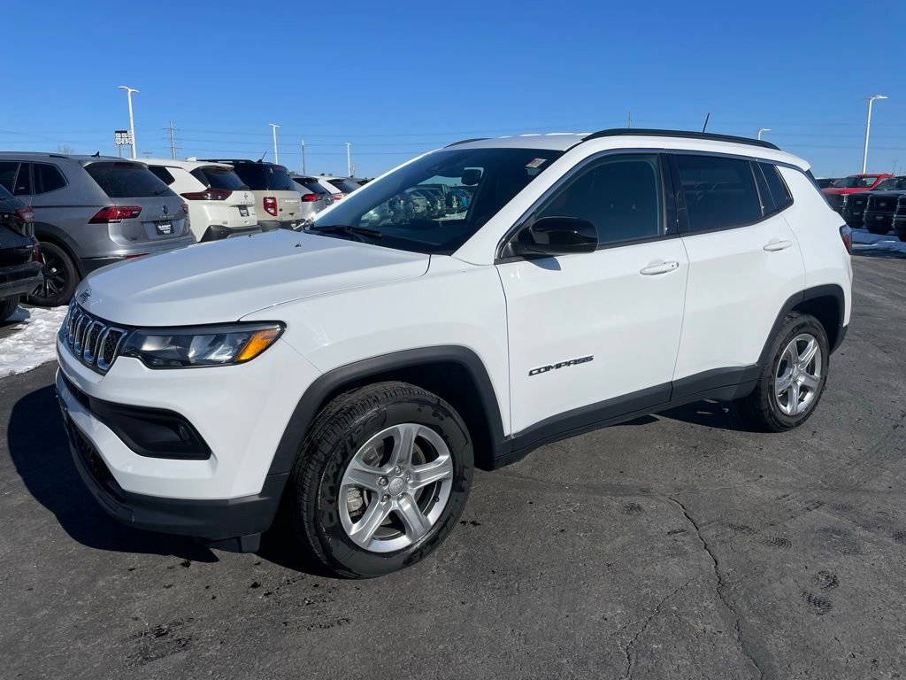 Used 2024 Jeep Compass Latitude AWD/4WD image 6