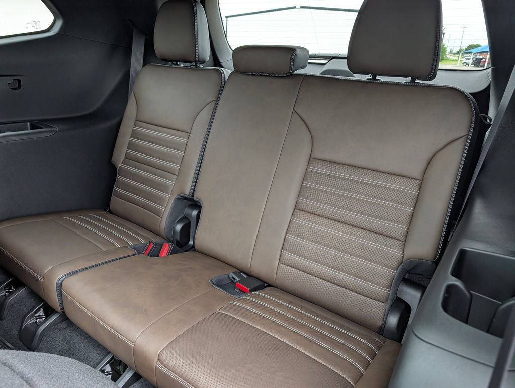 New 2026 GMC Acadia Denali Ultimate w/ LPO, Floor Liner Package AWD/4WD image 27