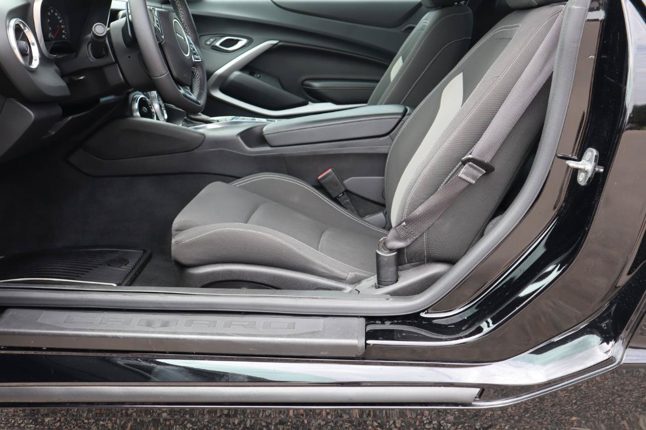 Used 2017 Chevrolet Camaro SS RWD image 12