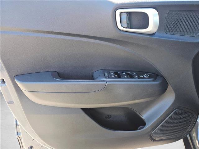 Certified 2025 Hyundai Venue SEL image 10