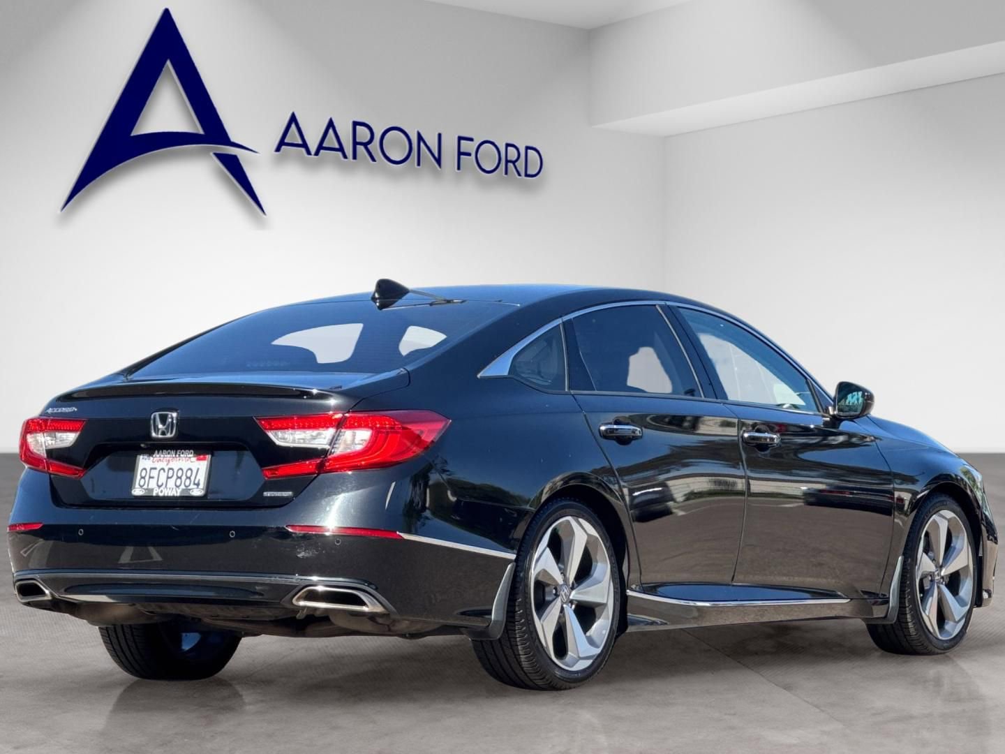 Used 2018 Honda Accord Touring image 6