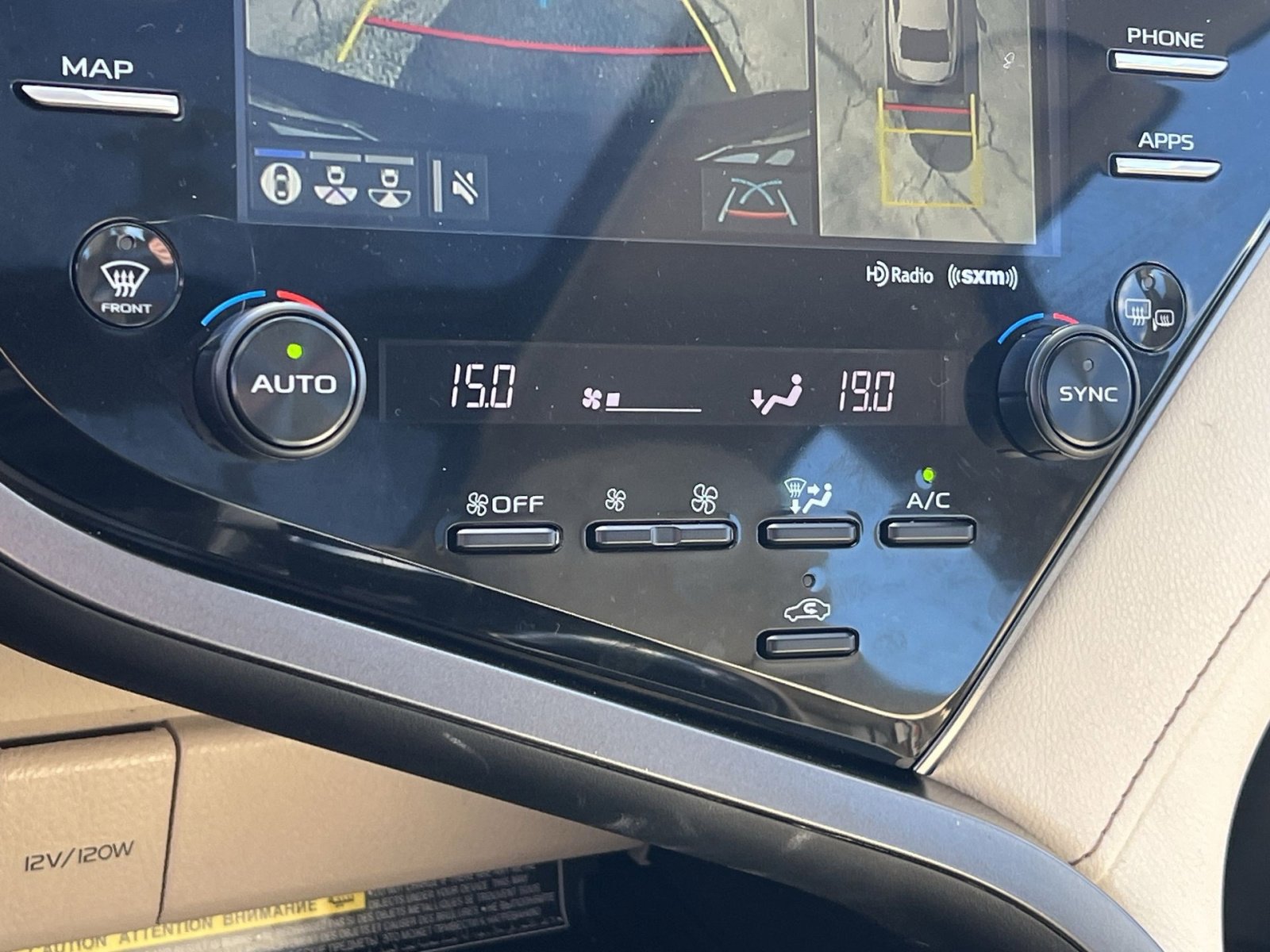 Used 2020 Toyota Camry XLE image 20