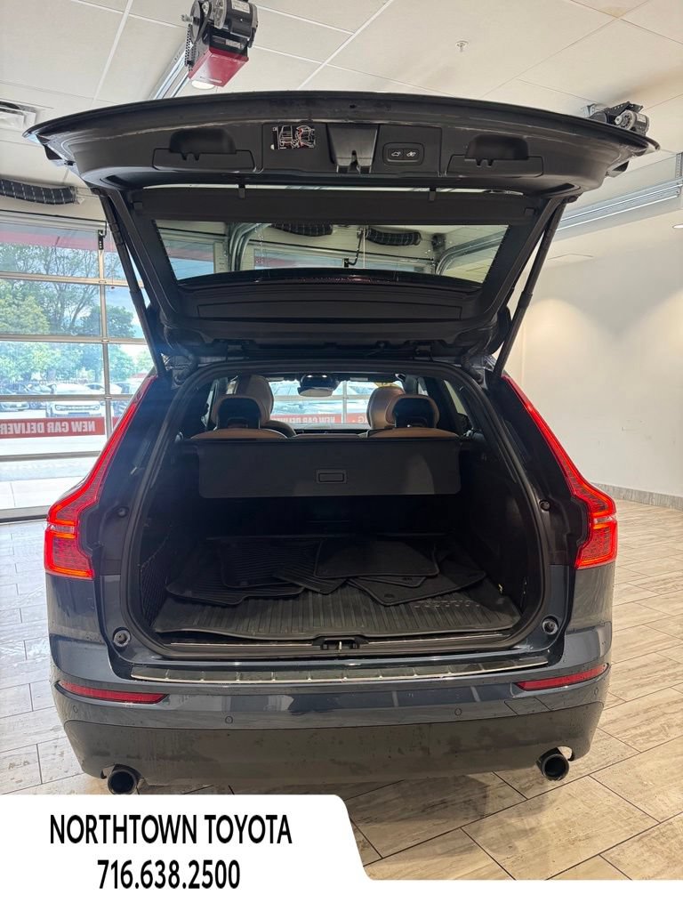 Used 2019 Volvo XC60 T5 Momentum w/ Multimedia Package AWD/4WD image 6