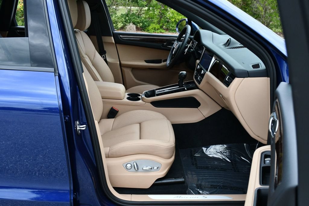 Used 2024 Porsche Macan S AWD/4WD image 47