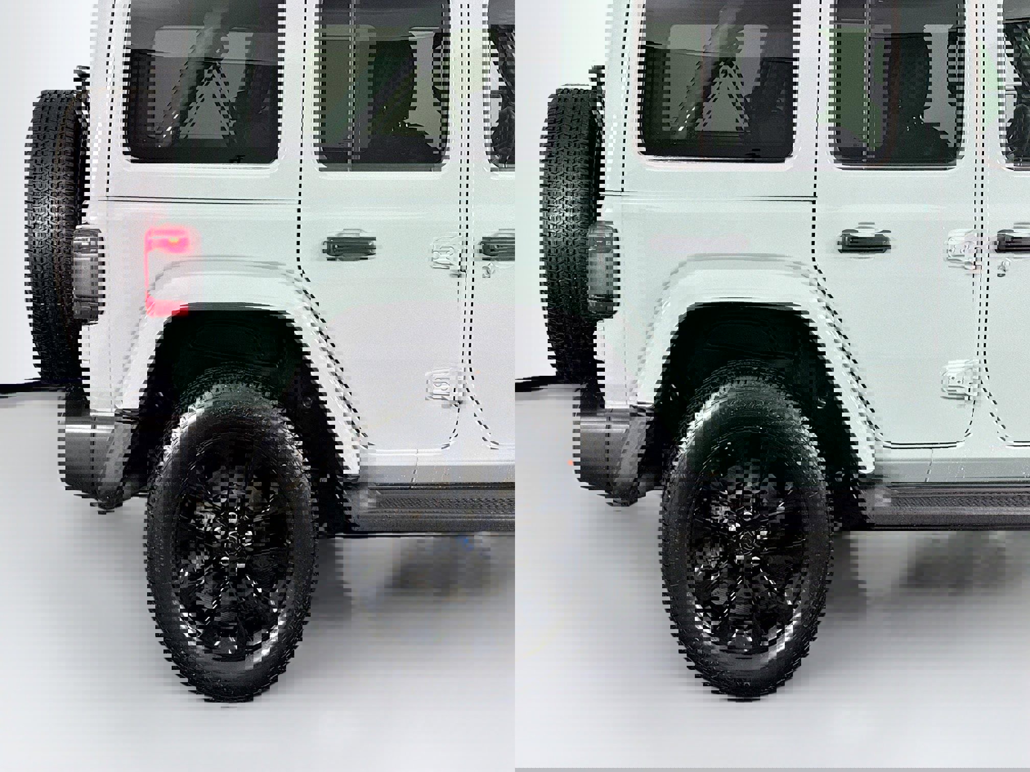 Used 2024 Jeep Wrangler Sahara image 41