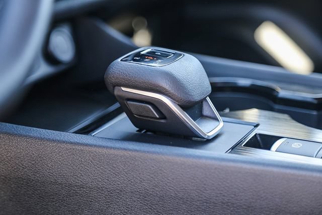 Used 2024 Nissan Rogue SV w/ SV Premium Package FWD image 26