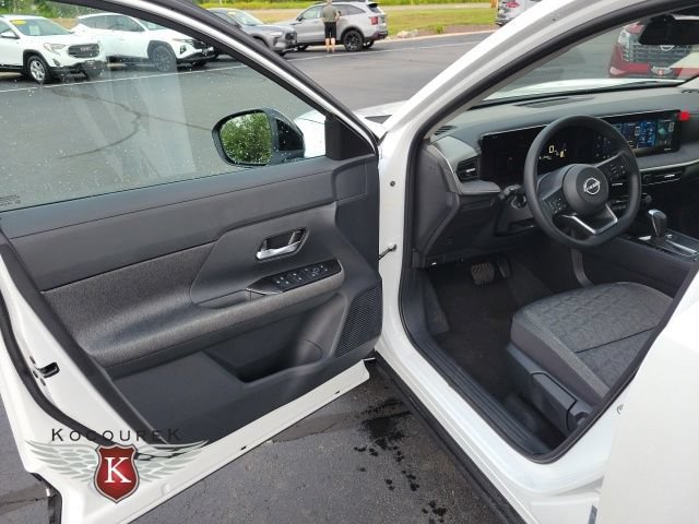 New 2026 Nissan Kicks SV w/ Cold Weather Package AWD/4WD image 9