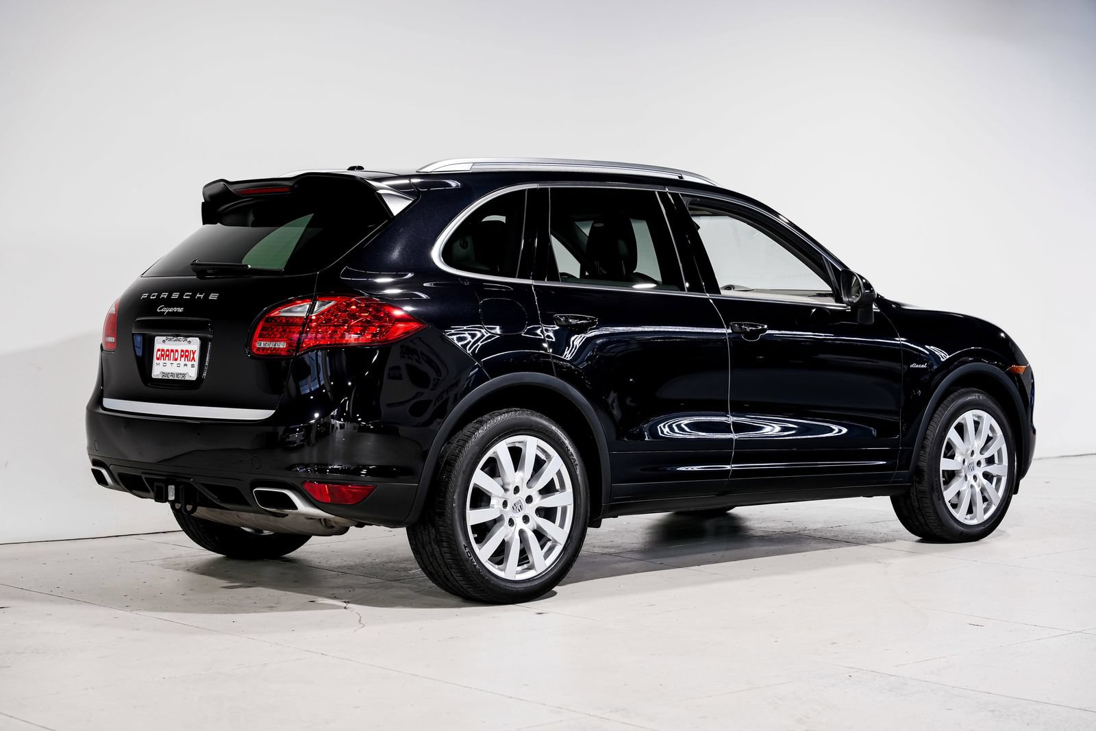 Used 2013 Porsche Cayenne Diesel AWD/4WD image 3