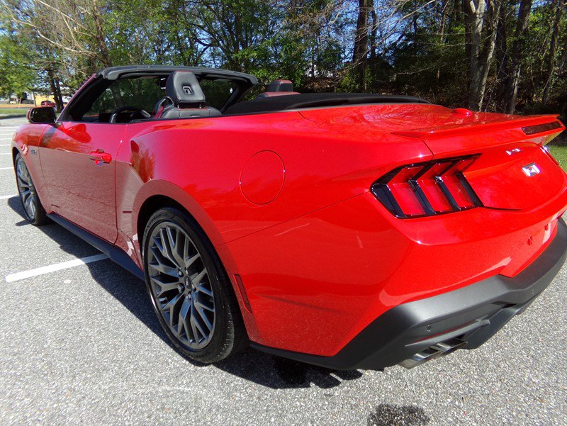 Used 2025 Ford Mustang GT Premium image 4