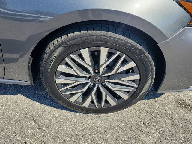 Used 2024 Nissan Altima 2.5 SV image 7